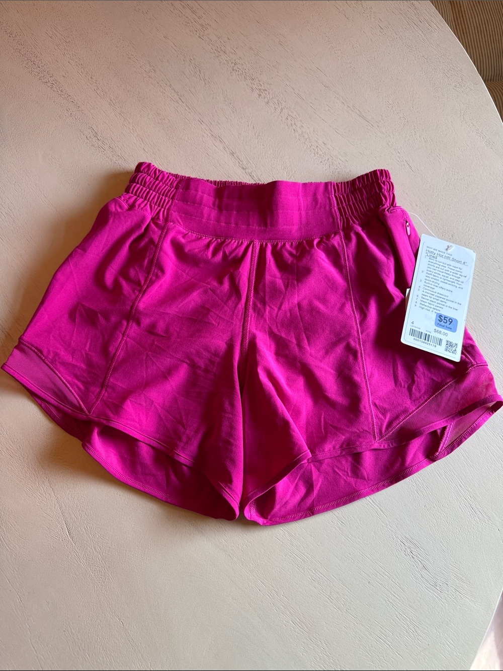 NWT Lulu Hotty Hot HR Shorts, 4" inseam, in Magenta Pink, Size 4